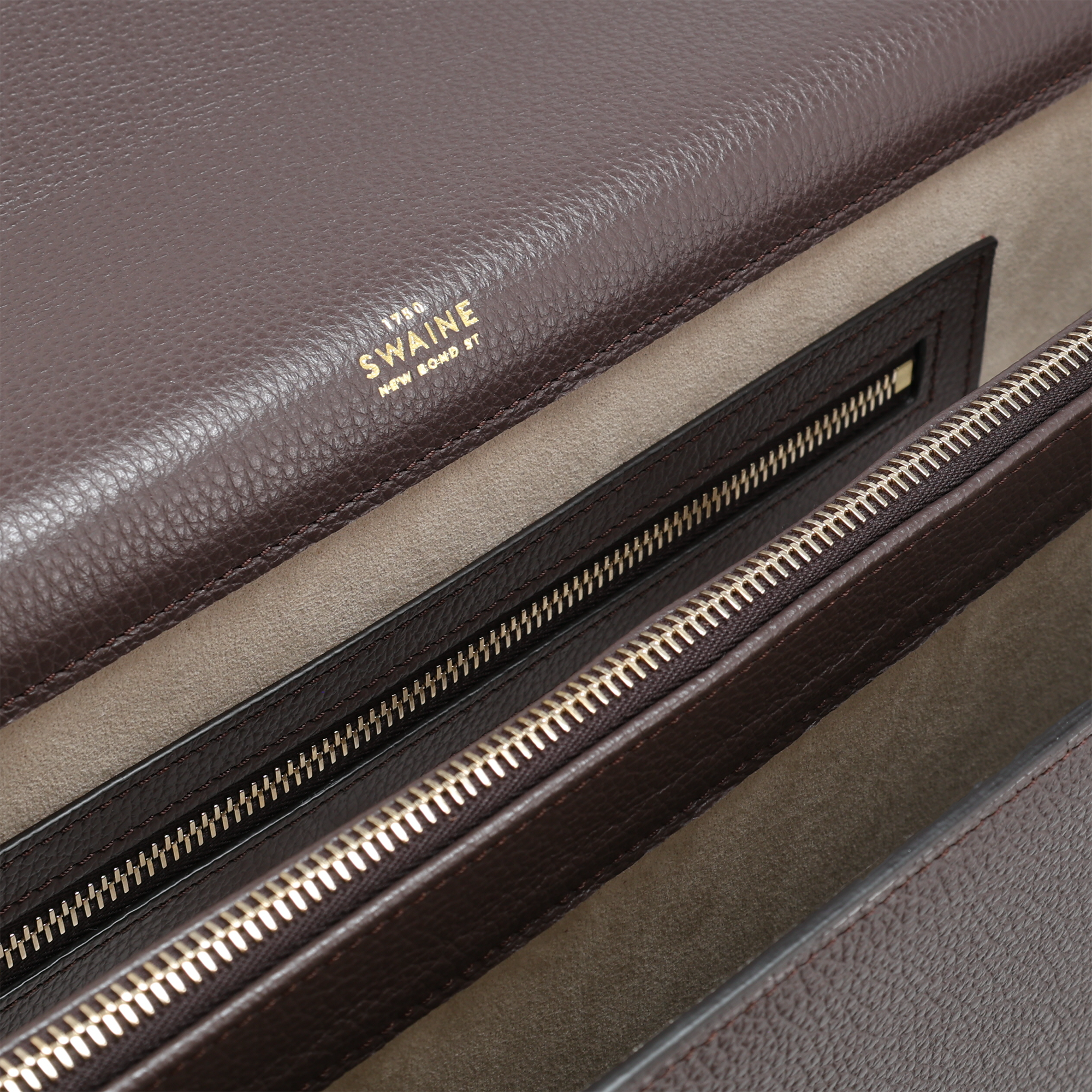 President - Brown Pebble (Sea Sand Alcantara/Gold)