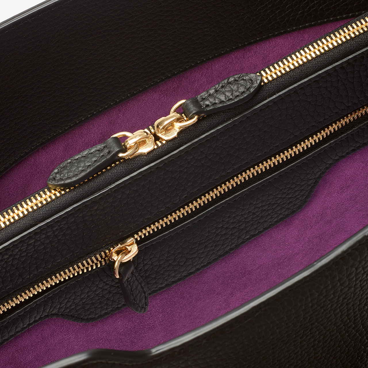 Pebble Swaine Tote - Black