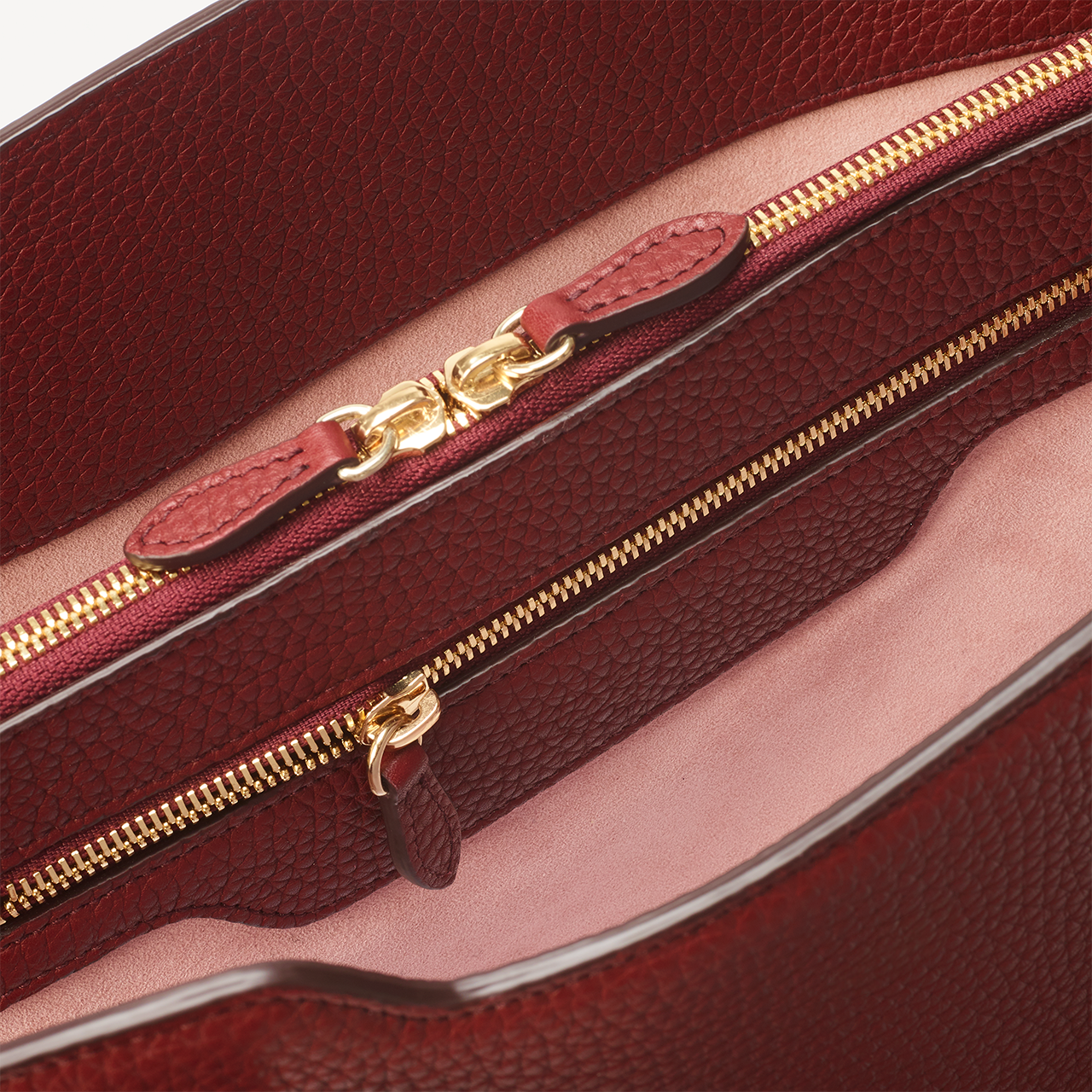Pebble Swaine Tote - Bordeaux