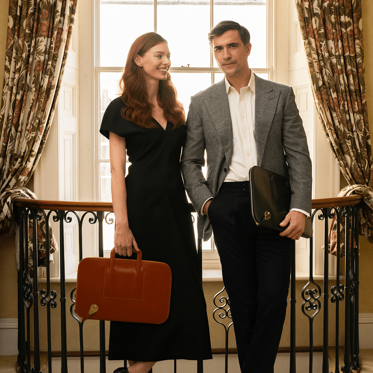 Salisbury Folio - Chestnut - Swaine Group Ltd